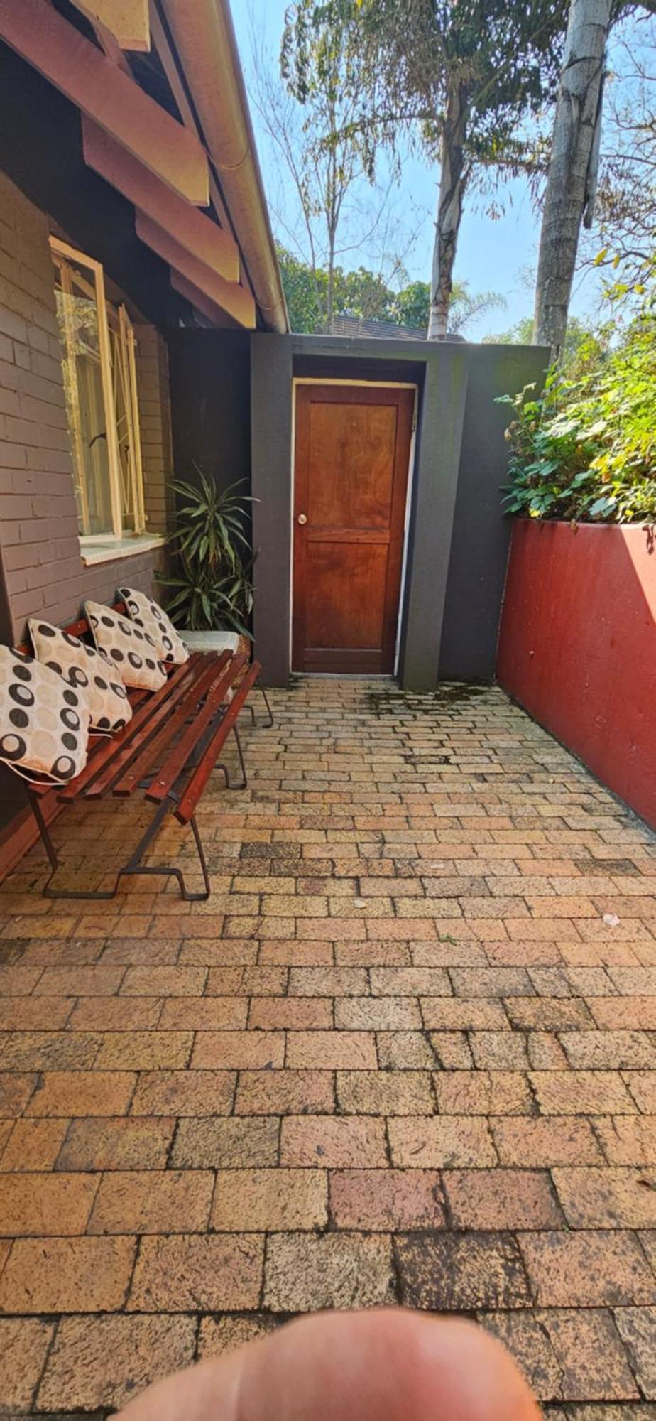 Old Vic Travellers Inn Nelspruit Mbombela Екстериор снимка