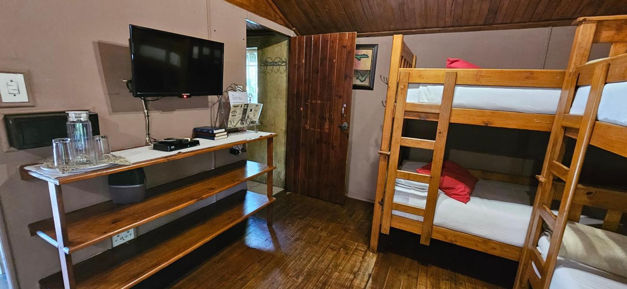 Old Vic Travellers Inn Nelspruit Mbombela Екстериор снимка
