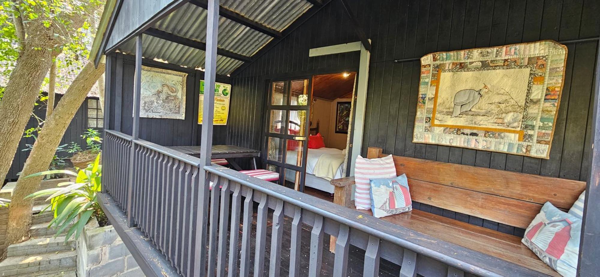 Old Vic Travellers Inn Nelspruit Mbombela Екстериор снимка