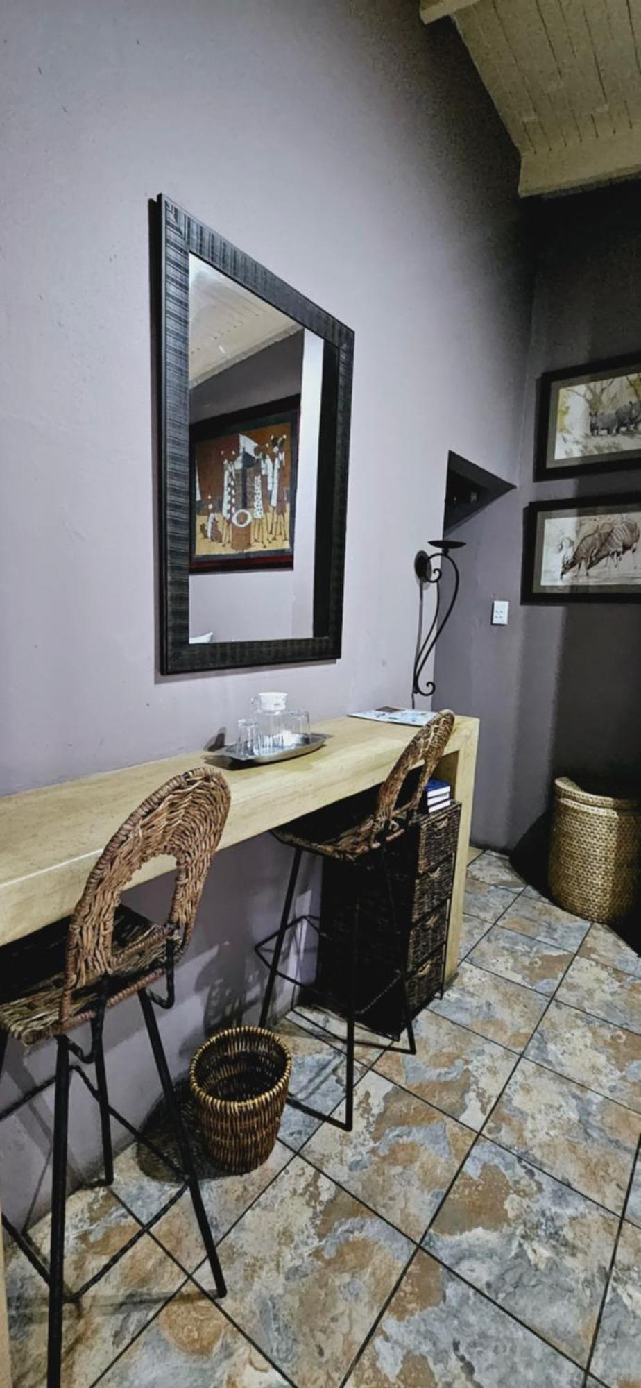 Old Vic Travellers Inn Nelspruit Mbombela Екстериор снимка