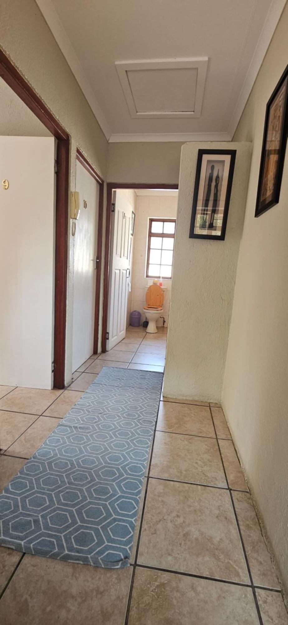 Old Vic Travellers Inn Nelspruit Mbombela Екстериор снимка