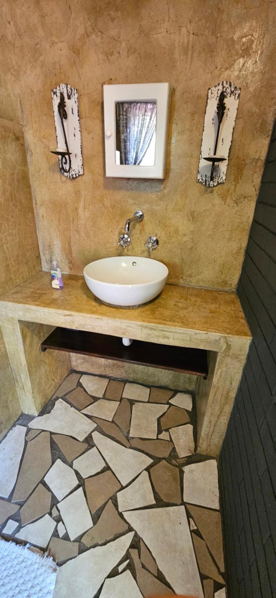 Old Vic Travellers Inn Nelspruit Mbombela Екстериор снимка
