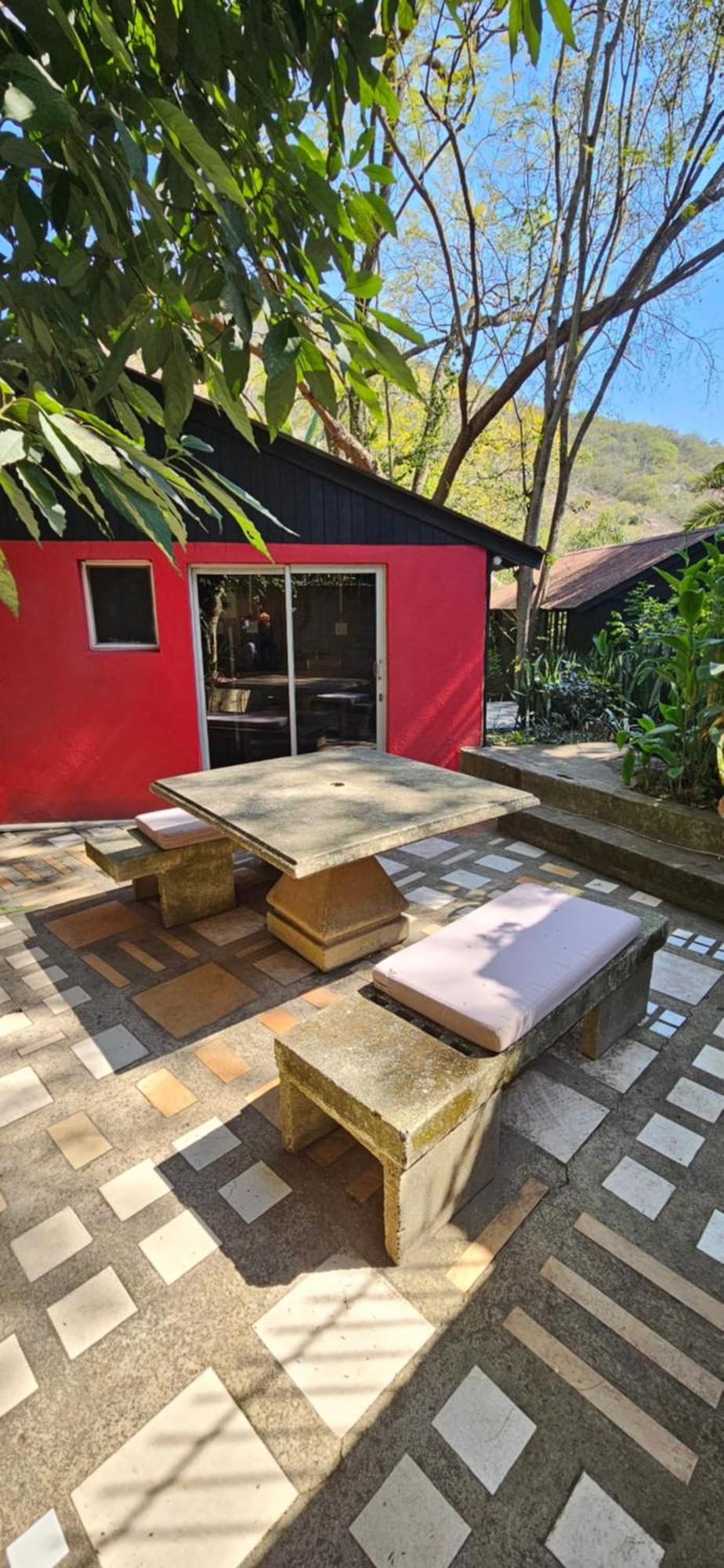 Old Vic Travellers Inn Nelspruit Mbombela Екстериор снимка