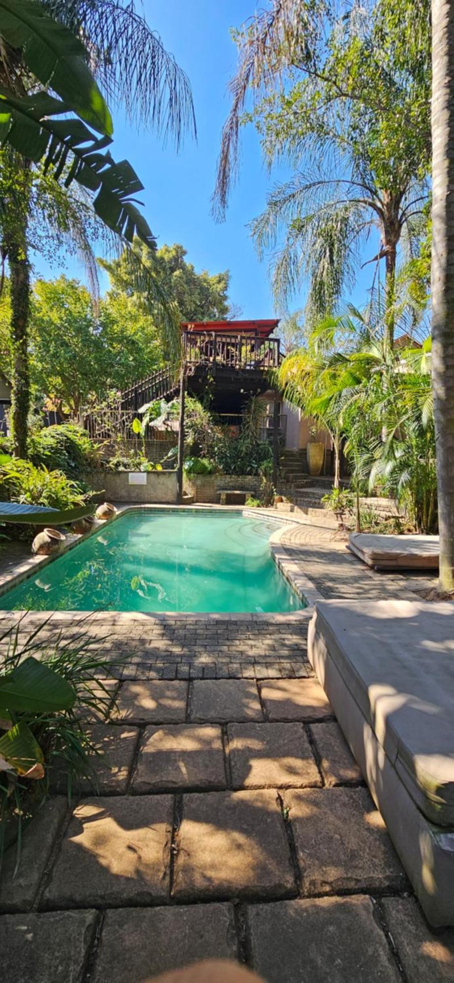 Old Vic Travellers Inn Nelspruit Mbombela Екстериор снимка