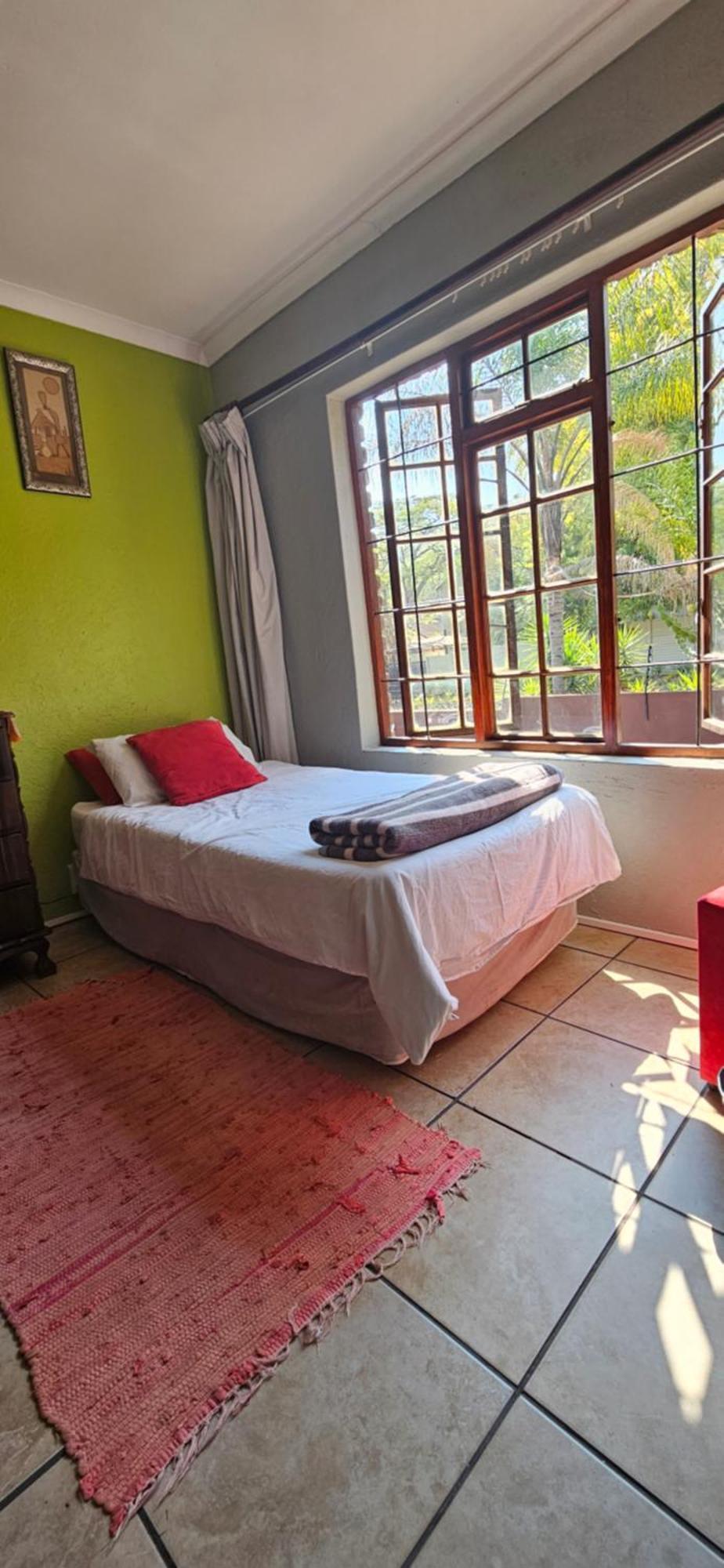 Old Vic Travellers Inn Nelspruit Mbombela Екстериор снимка
