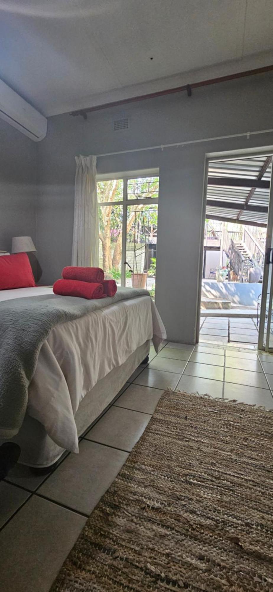 Old Vic Travellers Inn Nelspruit Mbombela Екстериор снимка
