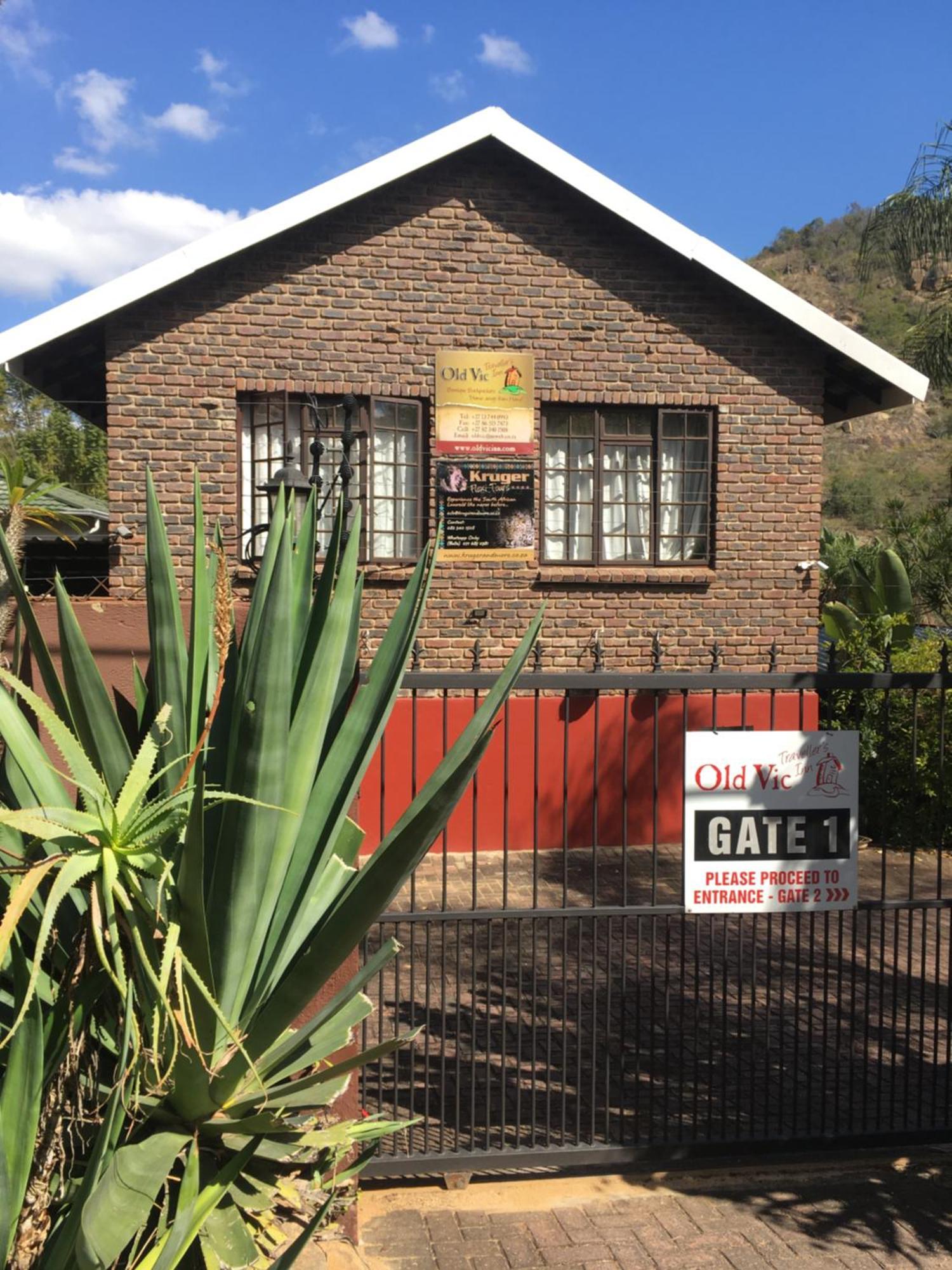 Old Vic Travellers Inn Nelspruit Mbombela Екстериор снимка